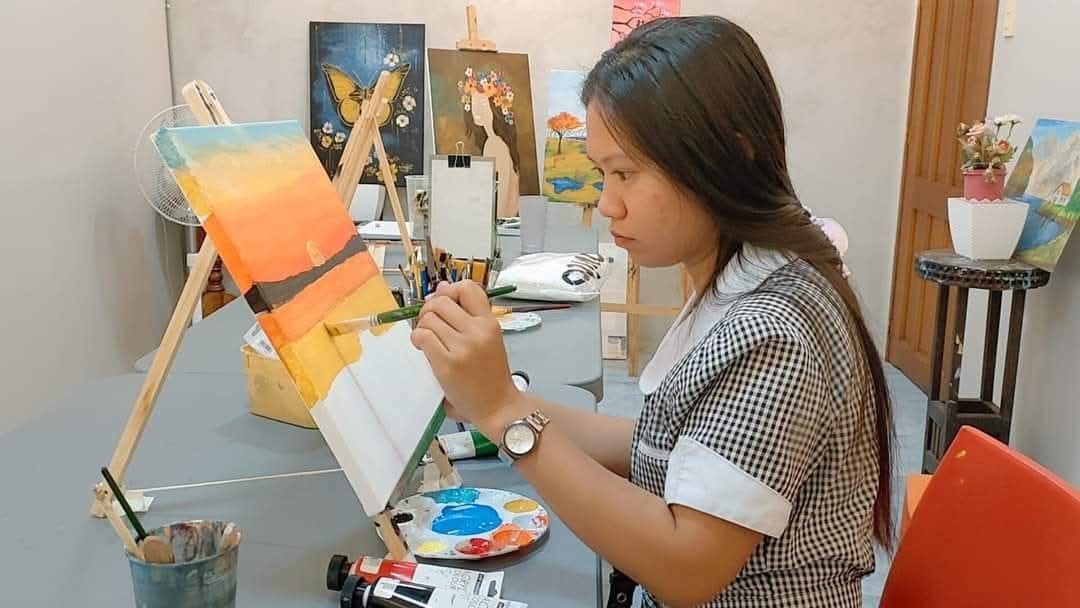 Adult art class session